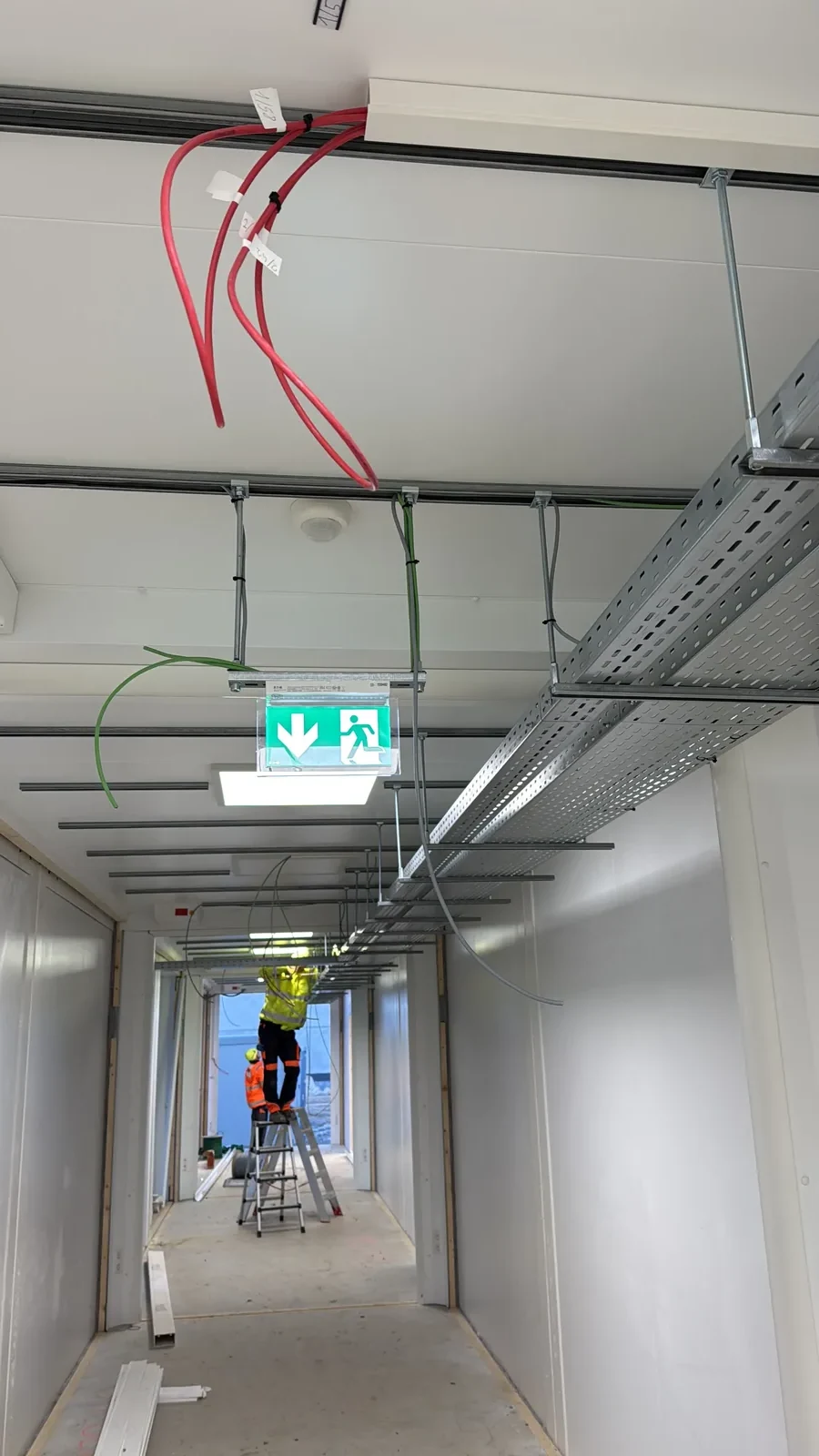 Elektroinstallation in einer Containeranlage